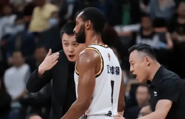 鳄鱼配资 资金紧张，继续卖人？北控盯上北方国手级后卫，网友猜测是赵继伟